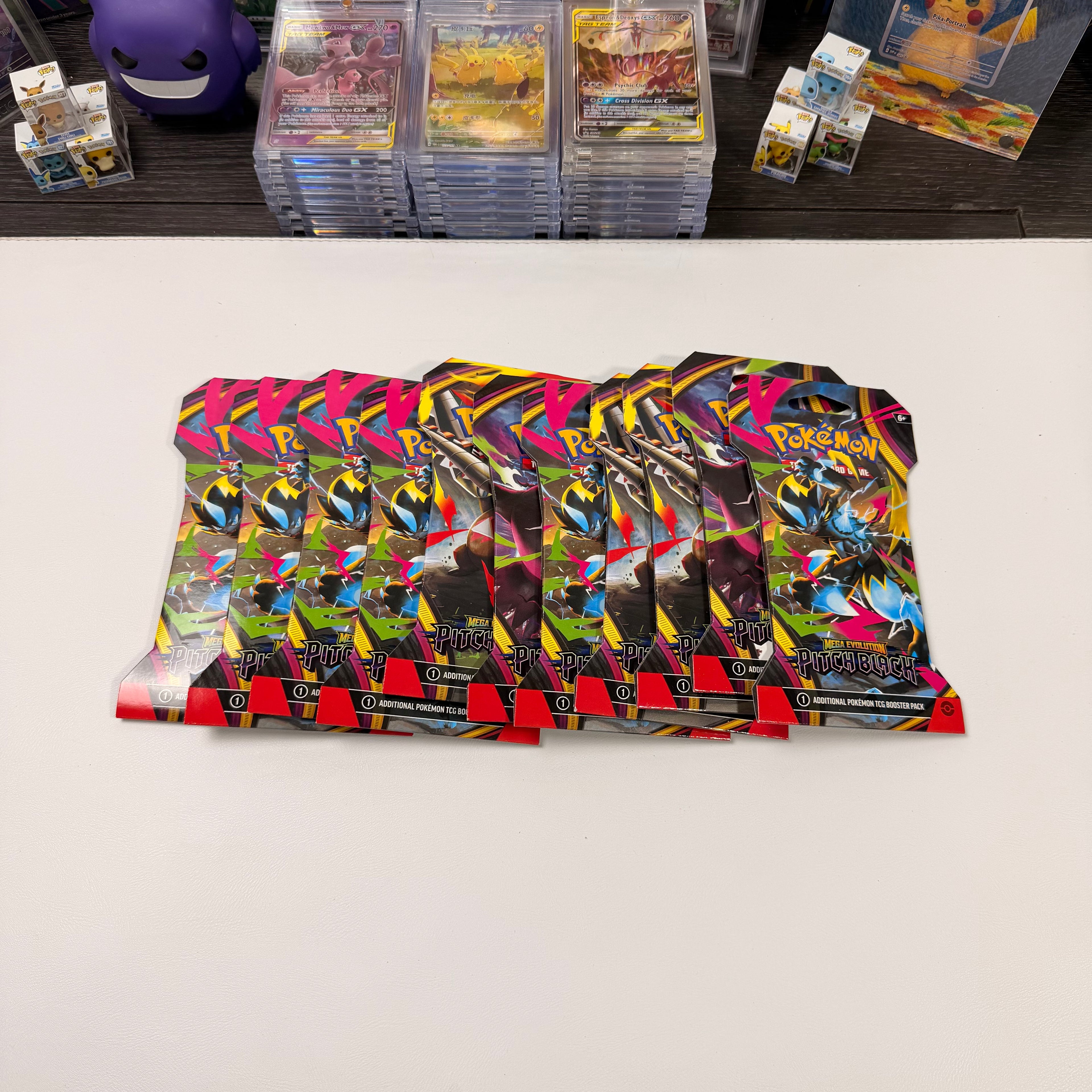 Sleeved booster Pitch Black